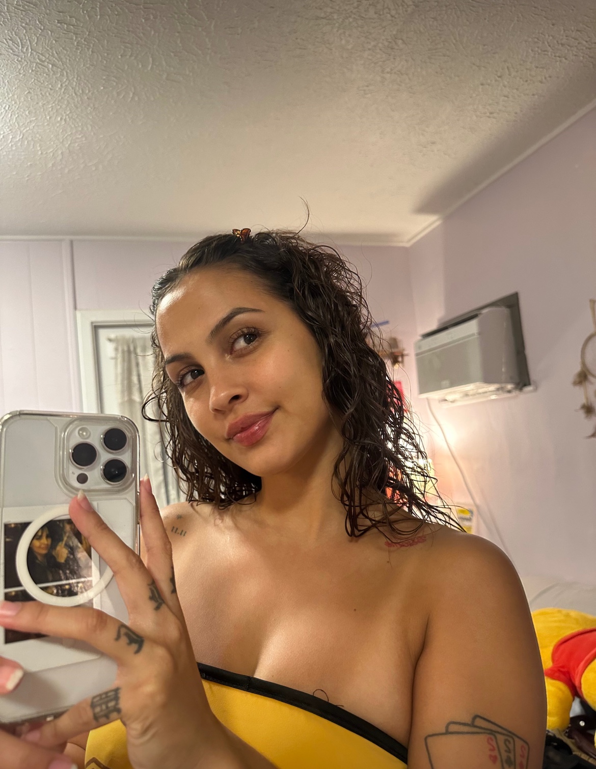 HEY PAPI 😍 WELCOME TO LIZZY’S REALM🥰 WHERE YOU’D FIND TOO MUCH OF PLEASURE 😍😍💦💦