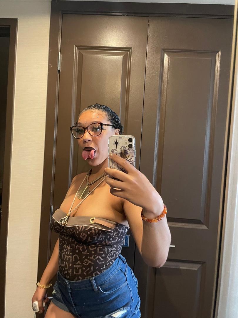 Newest hottest young and sexy with creamie juicy wet pussy available for hook up sex