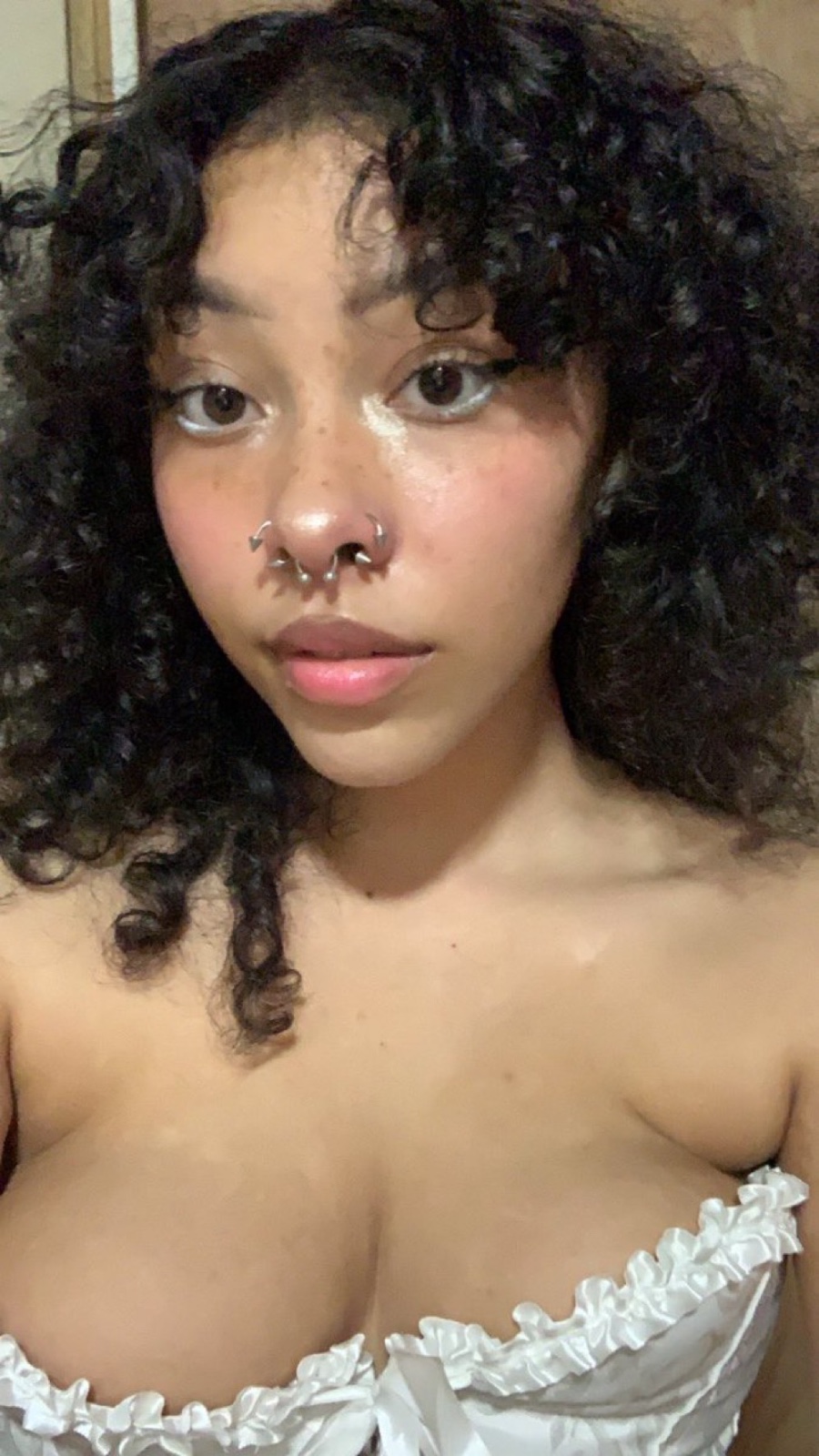 MOLLY GIRL,SEND ME A DM IF YOU ARE READY TO MEET UP RN
