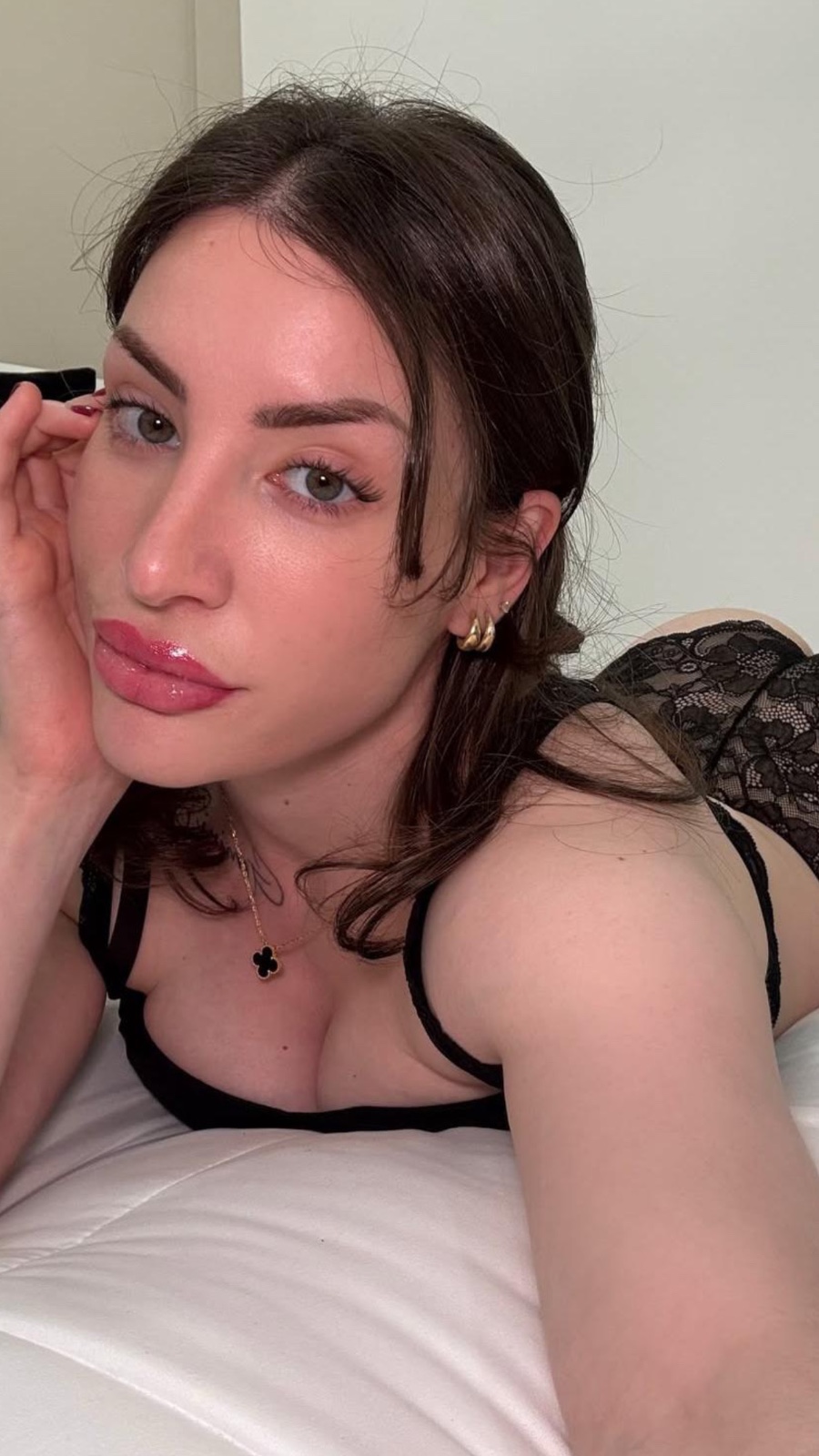 Hey Daddy its Britanny Iโm available now and READY to have some fun now๐ฆ๐๐๐ฆ๐ฆ๐