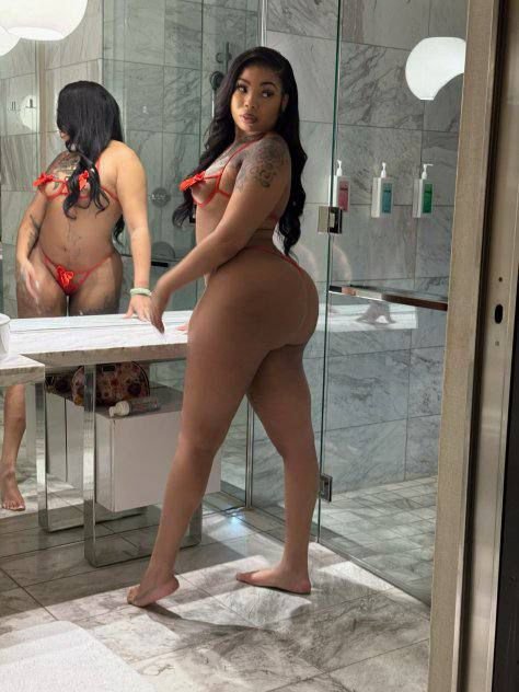 🟡💝💖🟢Hi, I’m Reyna I’m new to the area.  100% Latin, available