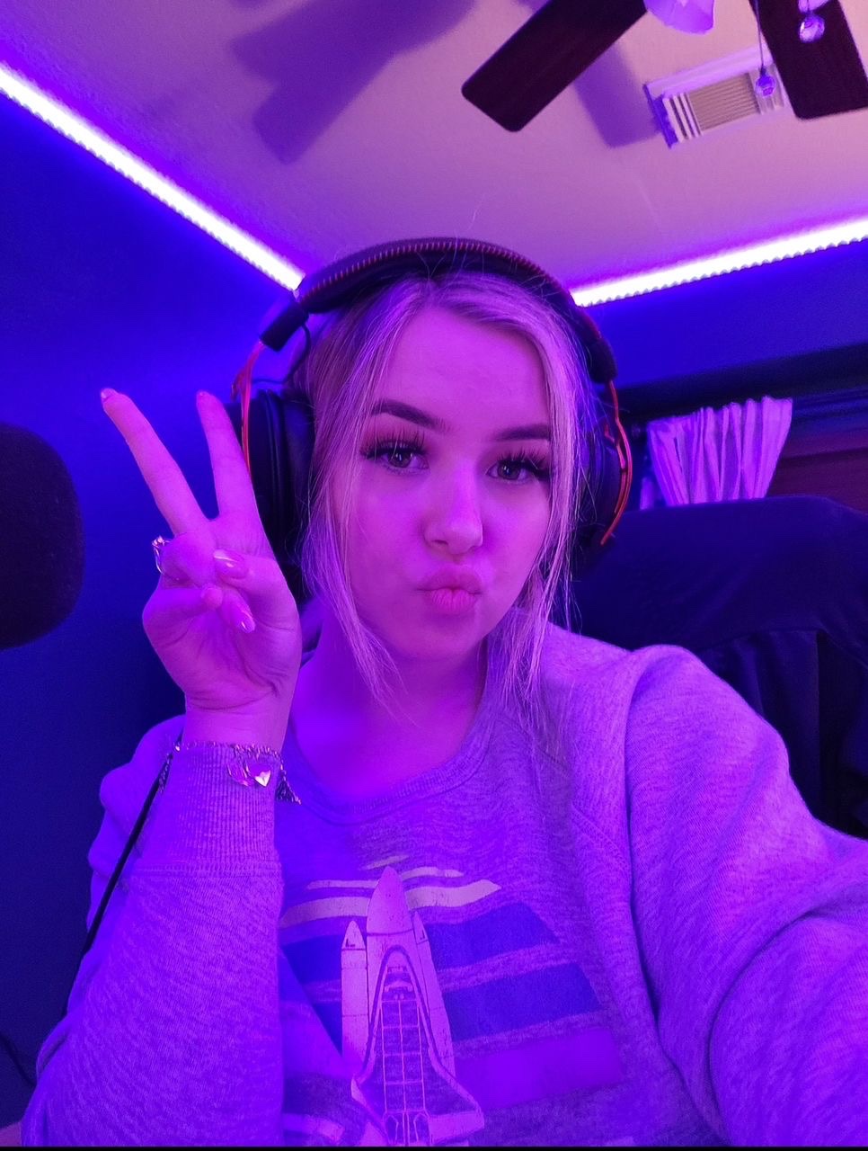 PAYMENT 💕 ACCEPTED ⭕️ IN PERSON  I OFFER FUN ,MASSAGES ,SELL ALL KINDS OF DRUGS,AND 🥵 PILLS 💊 💕