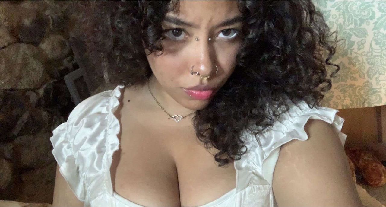 MOLLY GIRL,SEND ME A DM IF YOU ARE READY TO MEET UP RN
