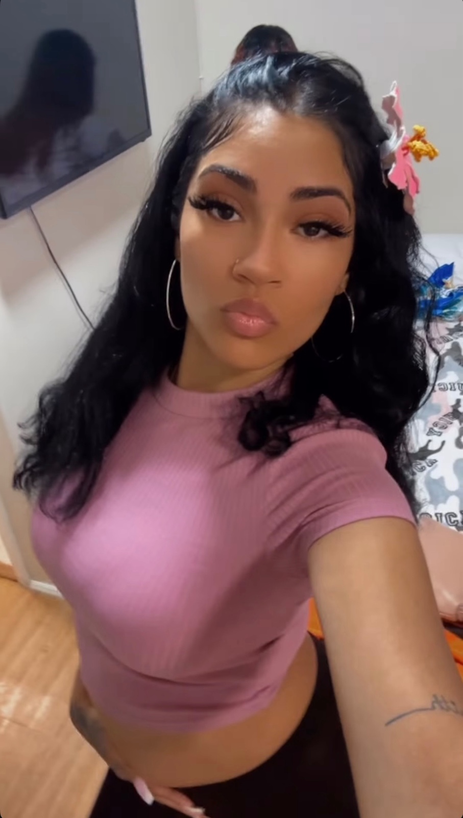 I'm available now and ready to have fun selling content FaceTime