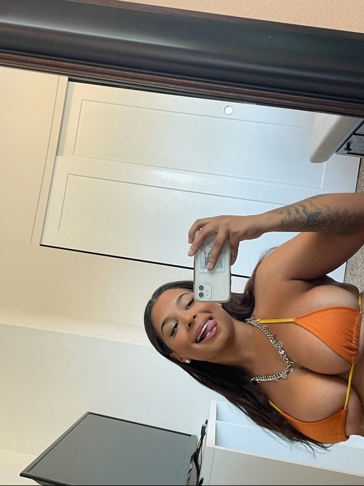 HMU 🤙 I’m Available all day and night let’s have some fun 🤩