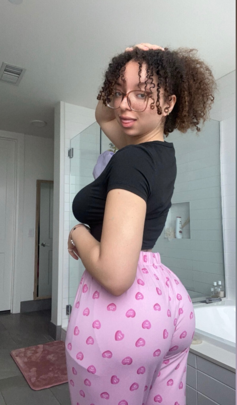 Your backshot queen Kira 😳👅🫣6312156701