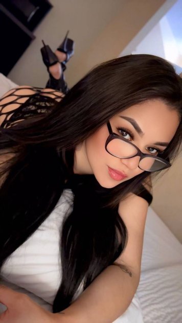 hello daddy yes available(417) 201-1600