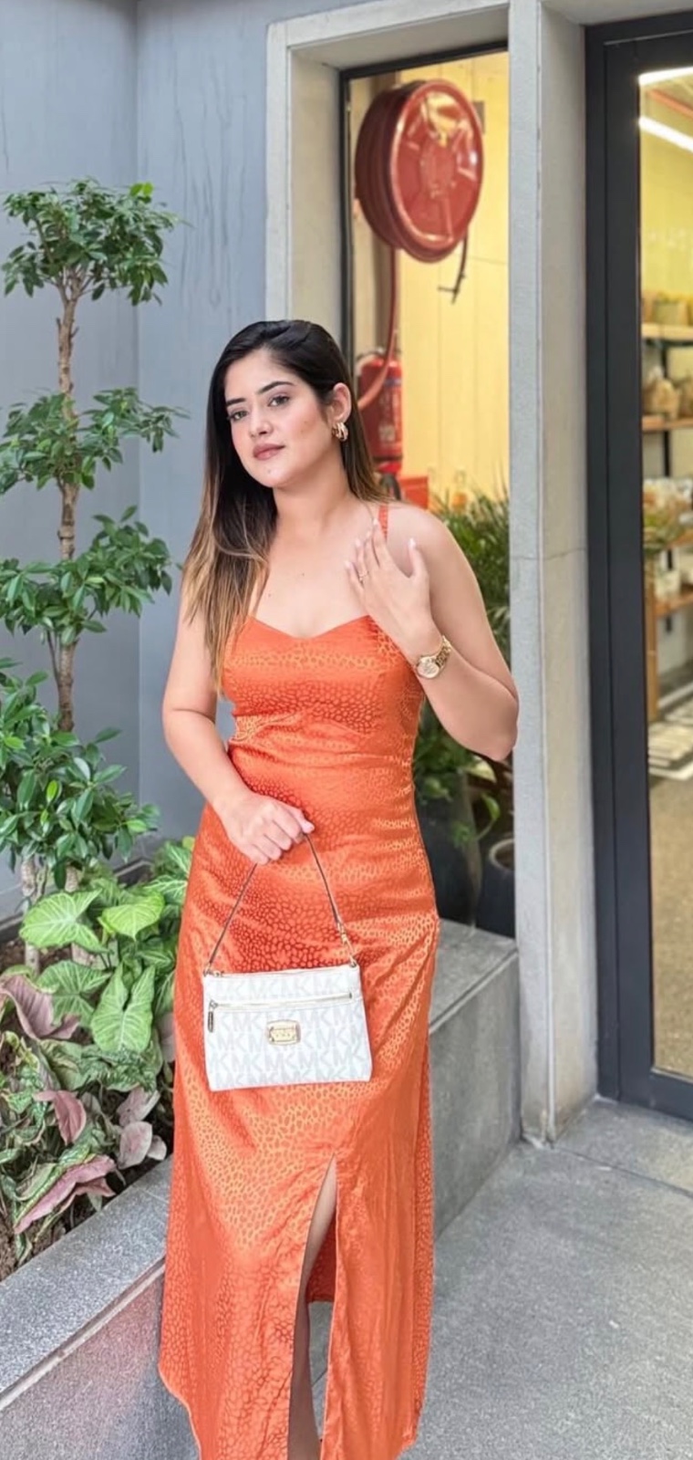 indian high society call girl service in Bakersfield available