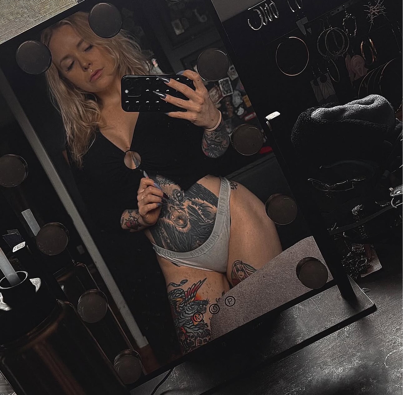 I’M VERY MUCH AVAILABLE TONIGHT FOR FUN 🍑🍑. I DO MEETUPS , MASSAGES , SELL pills. 270 245 4413