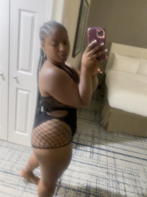 Let me be your private delight 🌹