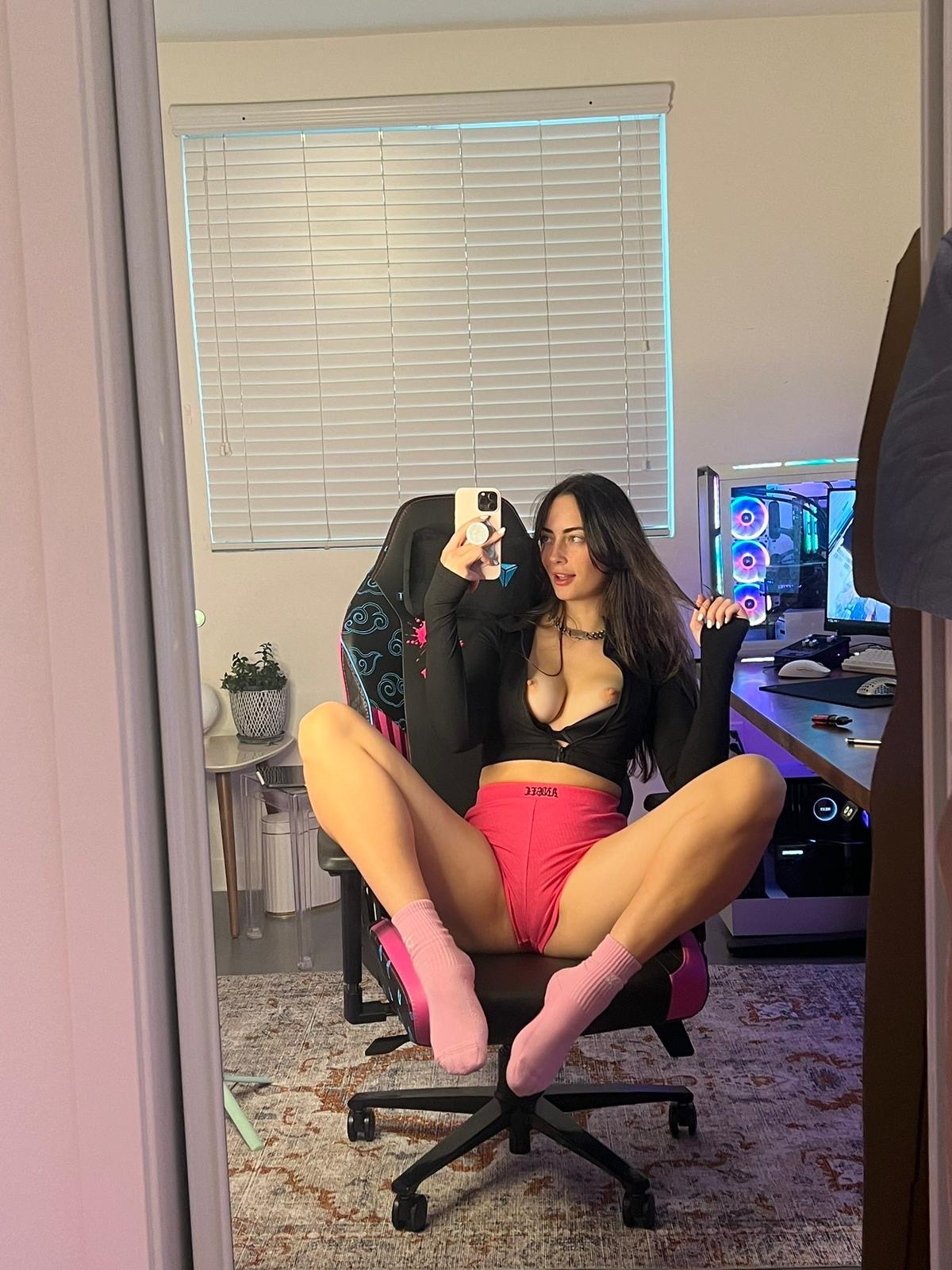 Hook 🍑 Up 💦 Fun 🍆 Text me +1(319)-981-1736
