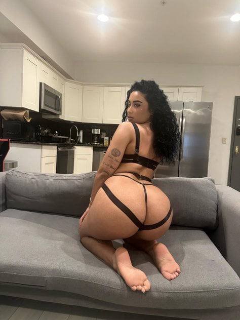 Baby, I'm ready to see you, available, I'm open-minded, call me