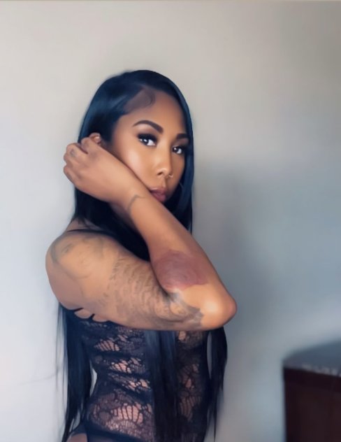 📍LET ME BE YOUR FAVORITE 💋💋