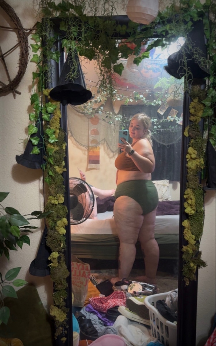Freaky queen have a good perfect time with me