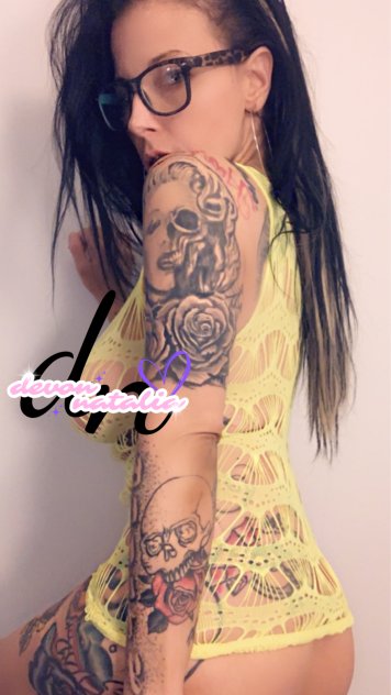 your favorite girlfriend exxxperience
