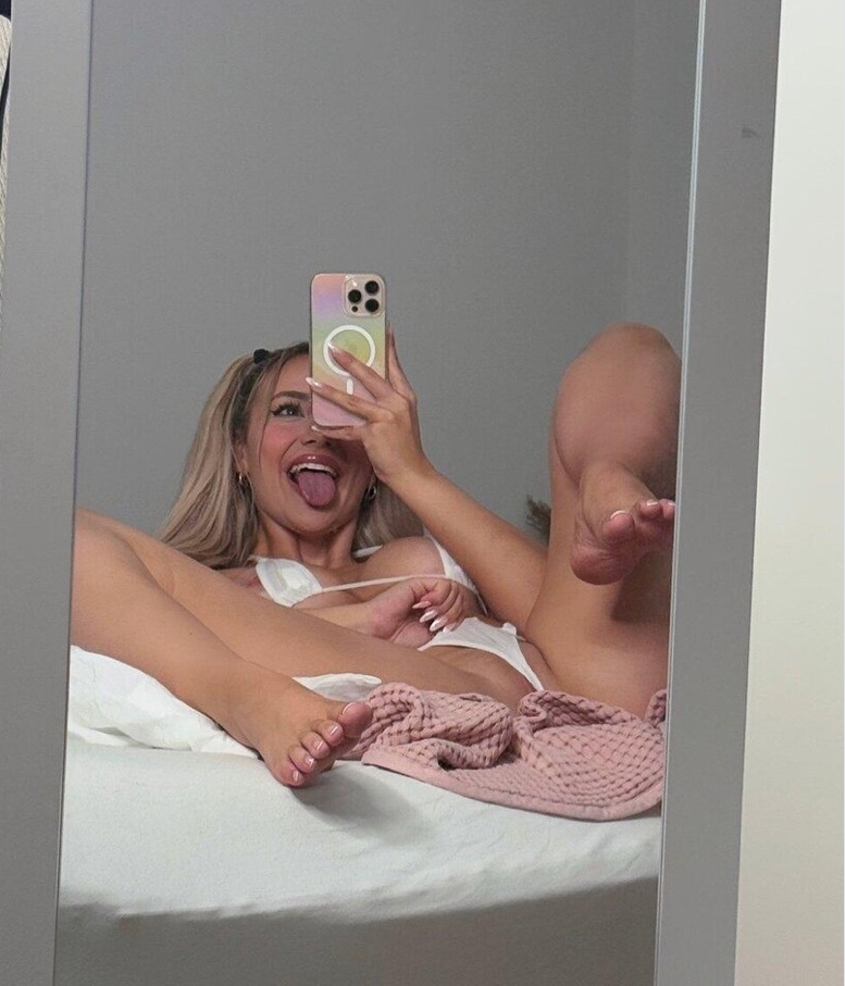 Hey I am 💯% Real & Ready to make you cum juicy pussy 👅🍭Naughty Fun💋💋
