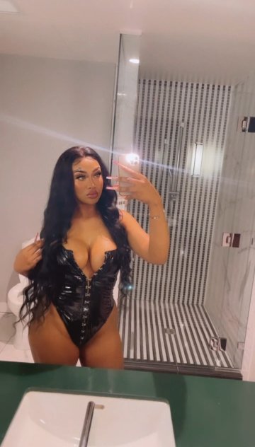 Exotic Caribbean Bombshell NEW IN TOWN 🤤