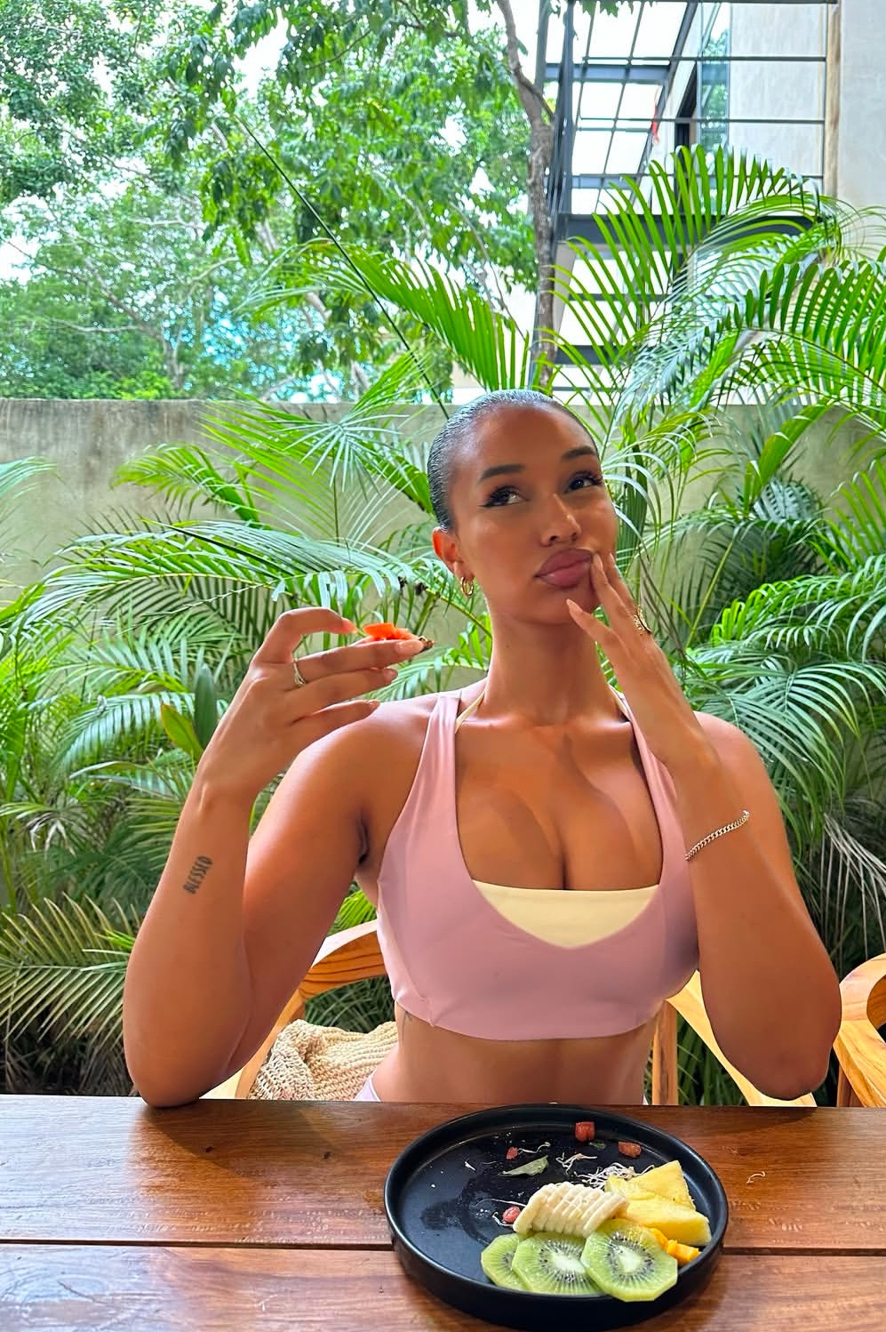 i offer anal,Oral,nude massage,Bareback,sex duties,deepthroat,and blow job👙🤎🤭🤤💞