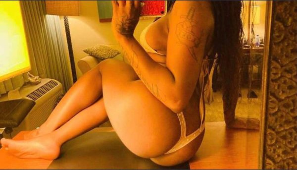 🤭Petite and yummy treat 🍭 craving a naughty fuck buddy 🍒🍆