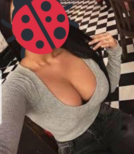 Nueva y Caliente (305) 316-6844 Trios con Amiga