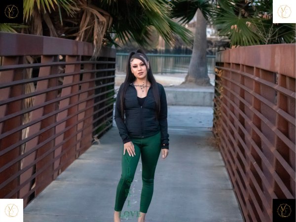 A Tasteful Escape with a Beautiful, Intelligent Petite Companion