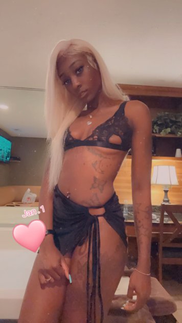 SEXY PETITE  EBONY & AND MY SEXY BFF