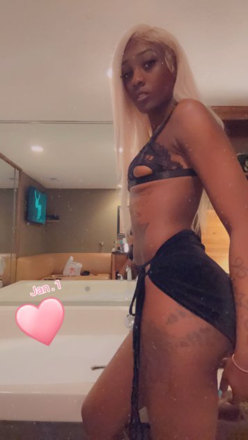 SEXY PETITE  EBONY & AND MY SEXY BFF