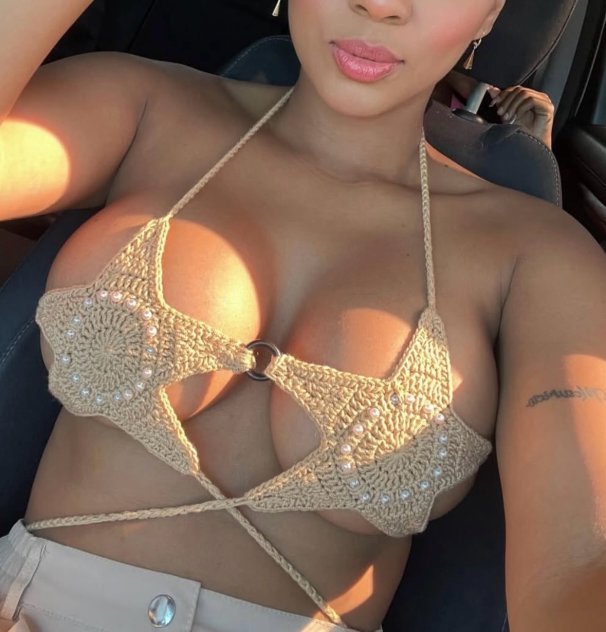 Nueva y Mojadita (305) 848-1220 Trios con Amiga