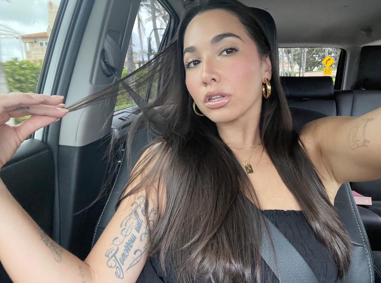 I'm available 24/7 incall/outcall and car sex 🍑👻