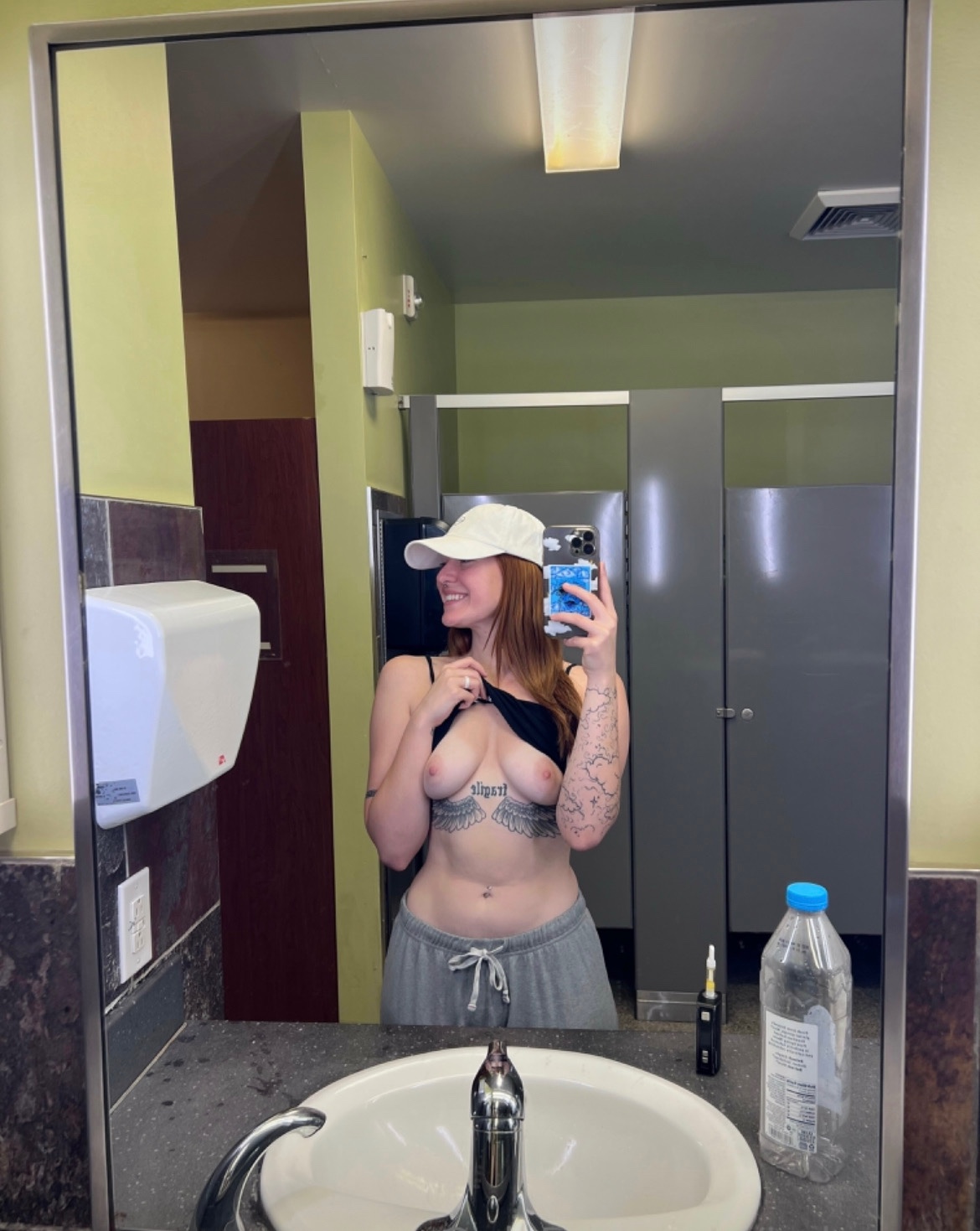 SUPER SEXY, SWEET, NAUGHTY 😈 & SUBMISSIVE 👅💦 +1 414-248-0683