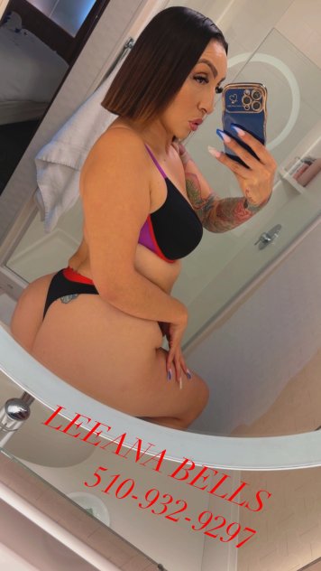 BIG BOOTY LEEANA HERE TO PLAY HABLO ESPANOL