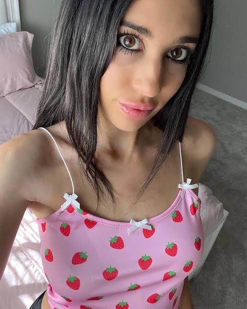 AVAILABLE DOT FUCK ❤️😍