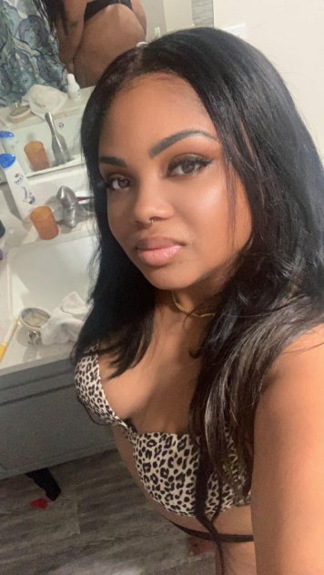 I am sexy latin girl, call me.