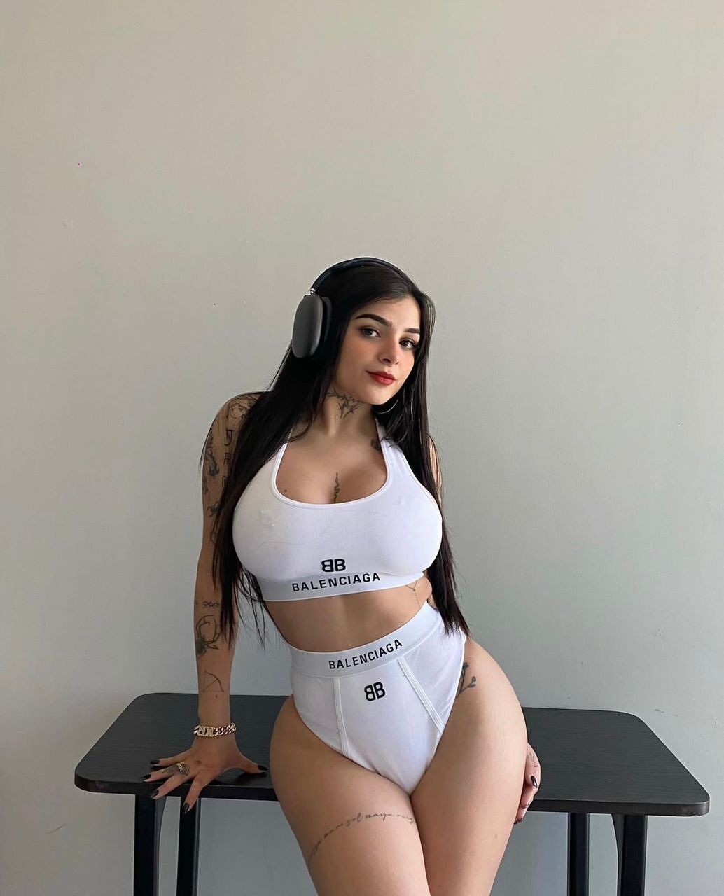 escorts
