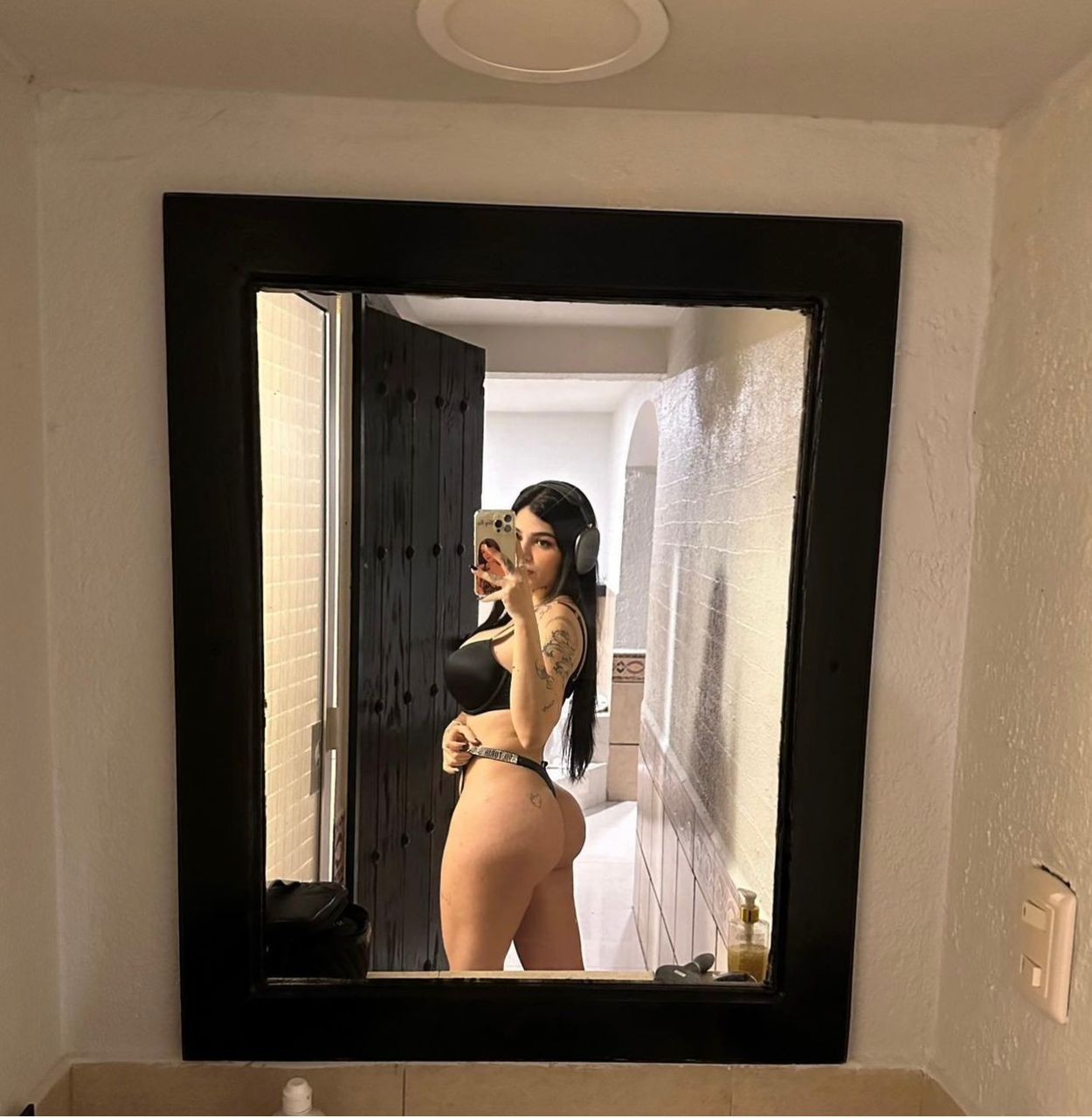 escorts