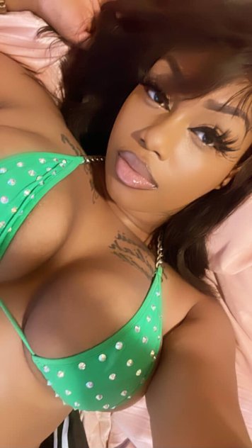 Hot Bombshell 🌹 BOOK WITH ME NOW