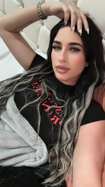 Hello, I'm new in the area to please you and have a good time together