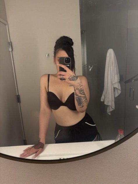 Hola soy yo estoy disponible para ti llamame soy una chica sexy lista