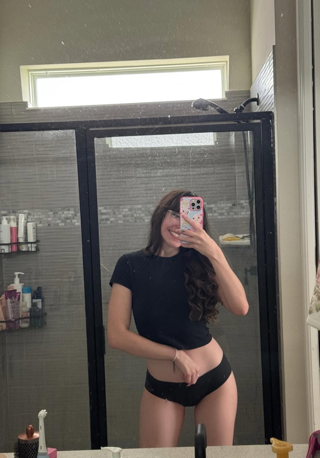Hey there 👋, I am down to fuck and creampie sometime today 🍆💦🍑. Send me a text via #
