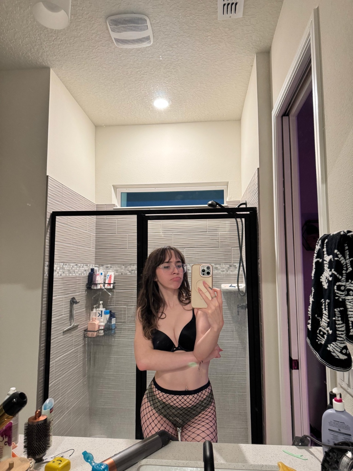 Hey there 👋, I am down to fuck and creampie sometime today 🍆💦🍑. Send me a text via #