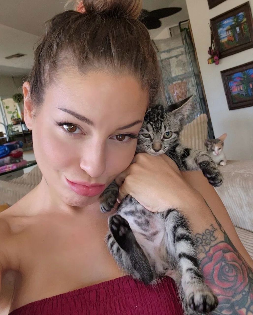 Hot 🥵 , Sweet, Clean & soft Pussy. I’m available for both Incall and outcall