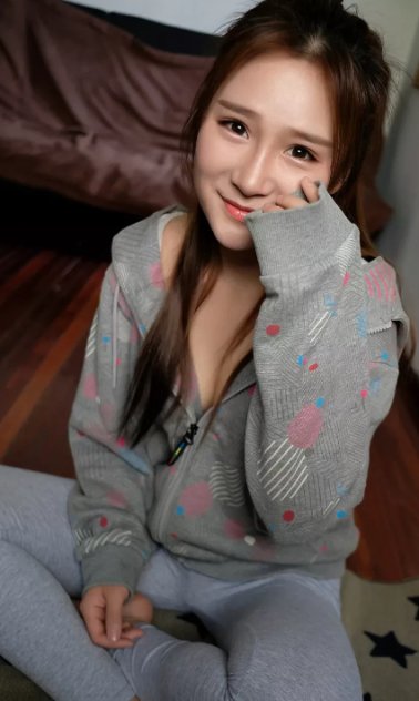 I like to be loved. Will you contact me ? -5315 Port Gardner