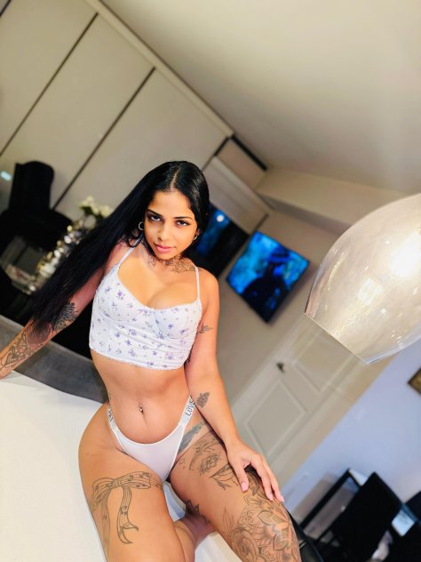 Sexy and sweet Latin girl in you city