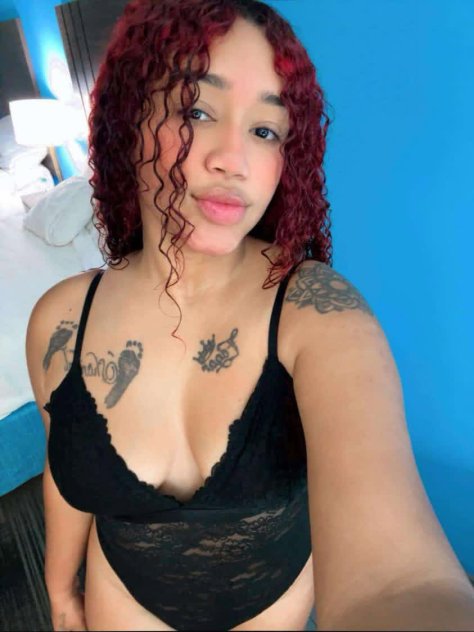 Morena latina de ricas curvas🫦