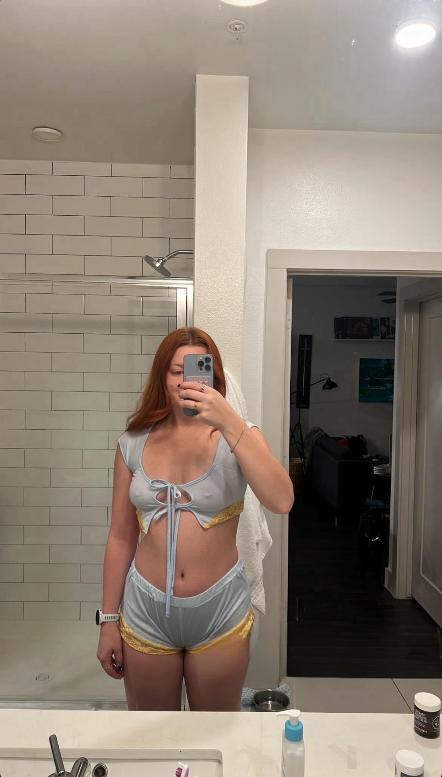 I'm always down to chill, ready for a discreet and no-strings-attached Meet up.