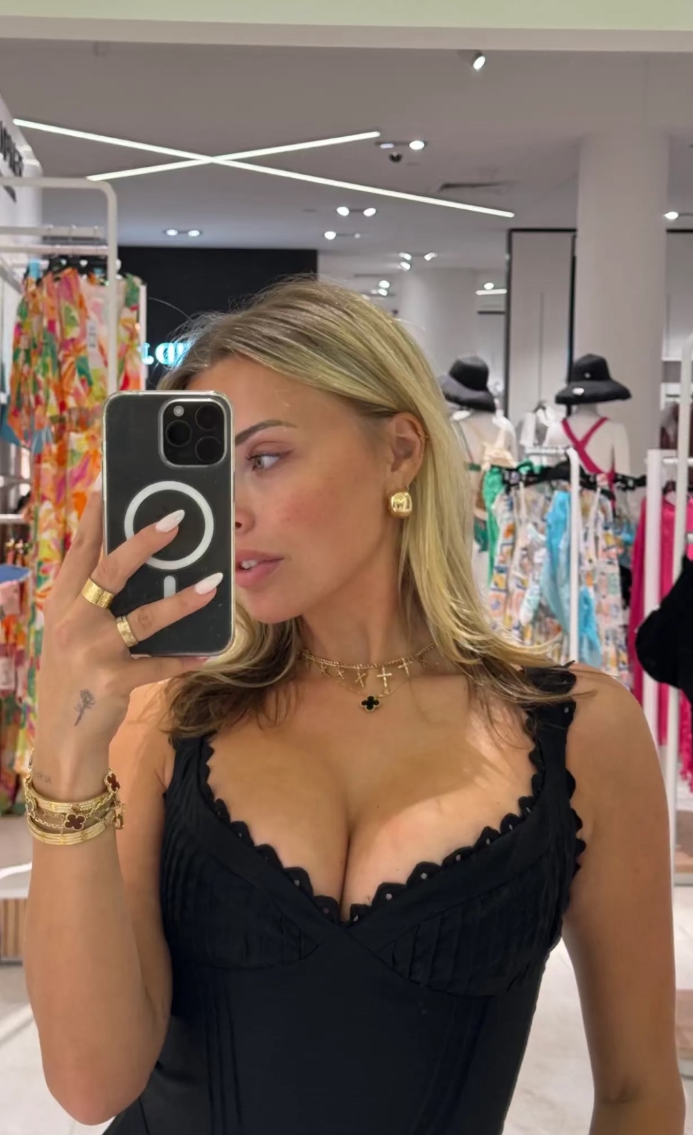 Looking for a hole-in-one kind of night? Let Paige, your sultry golf-loving sweetheart, take you on