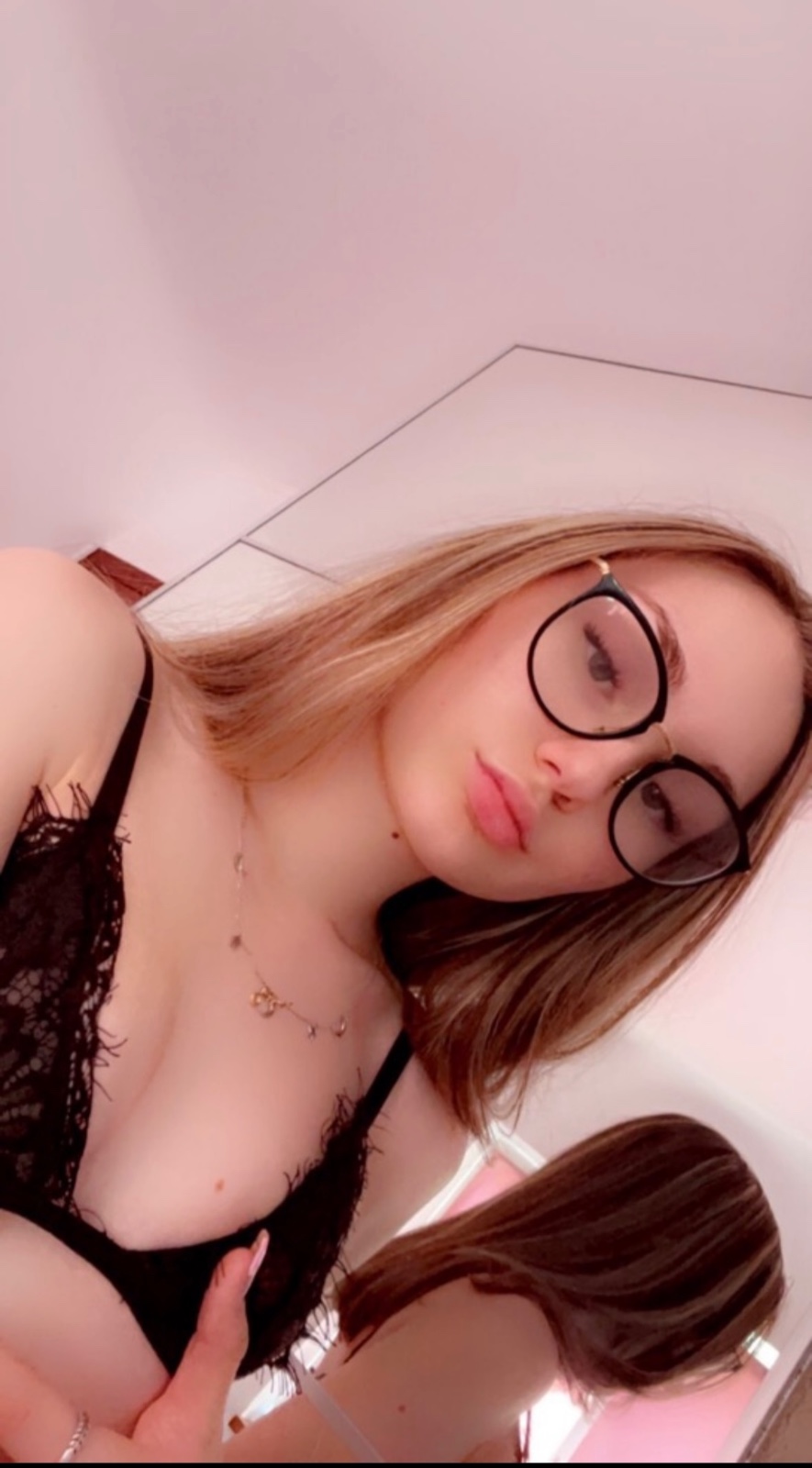 AVAILABLE FOR HOOKUP🥒🥵 FULL SERVICE WITH NO RESTRICTION 💦VERY ROMANTIC AND SEXY