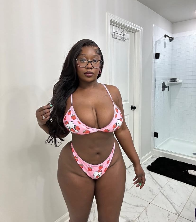 Available for fun🍆🍑