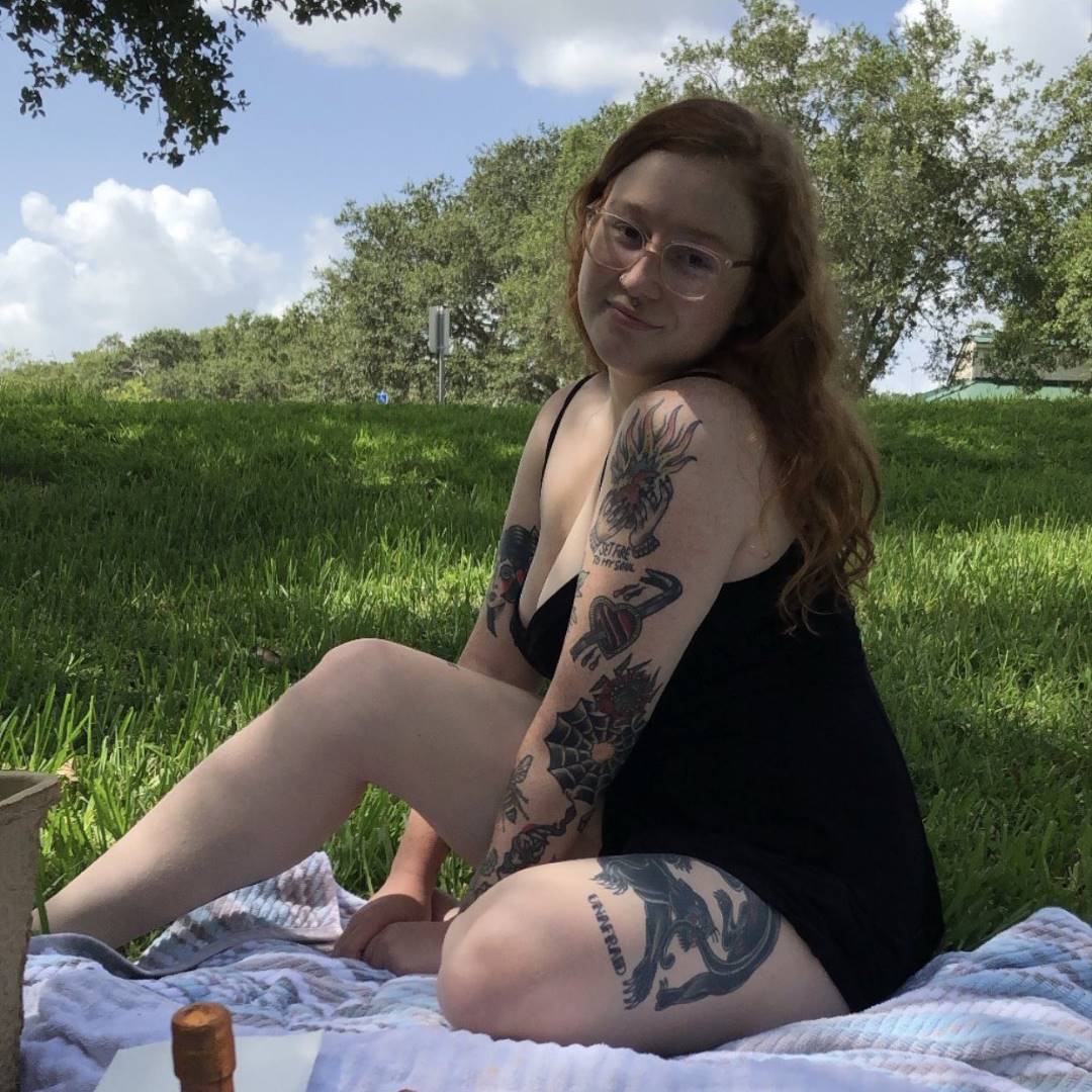 MY WET 💦👅 IS READY TO TAKE IN SOME GOOD HARD COCK THAT WANT SOME JUICES