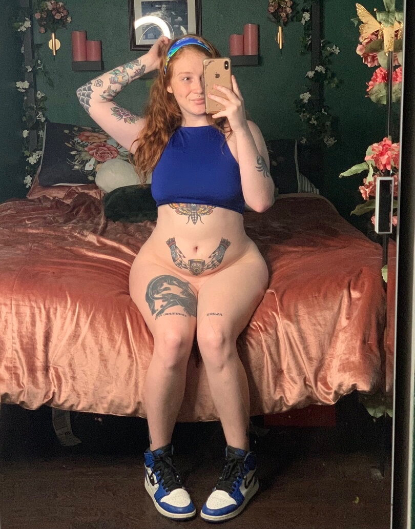 MY WET 💦👅 IS READY TO TAKE IN SOME GOOD HARD COCK THAT WANT SOME JUICES